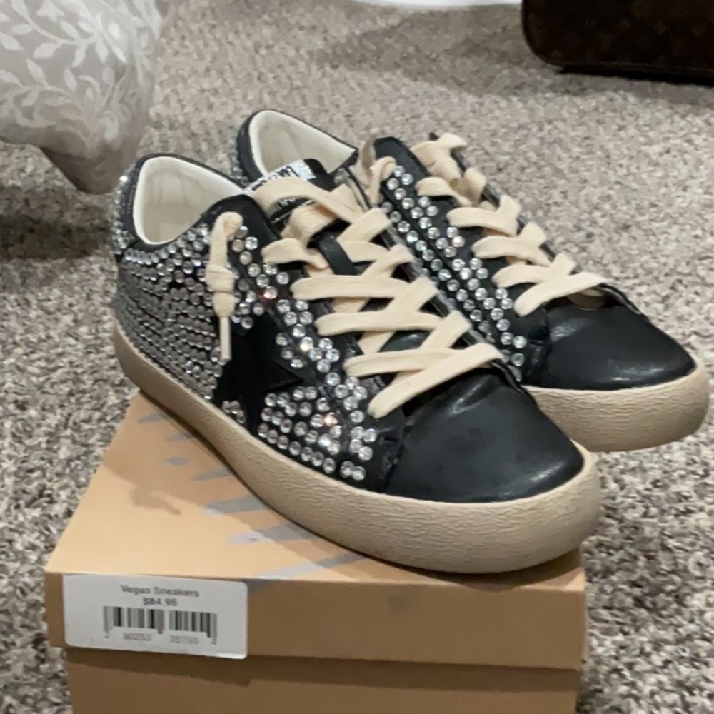 Mi.iM Black and Silver Sneakers with Distinctive Design